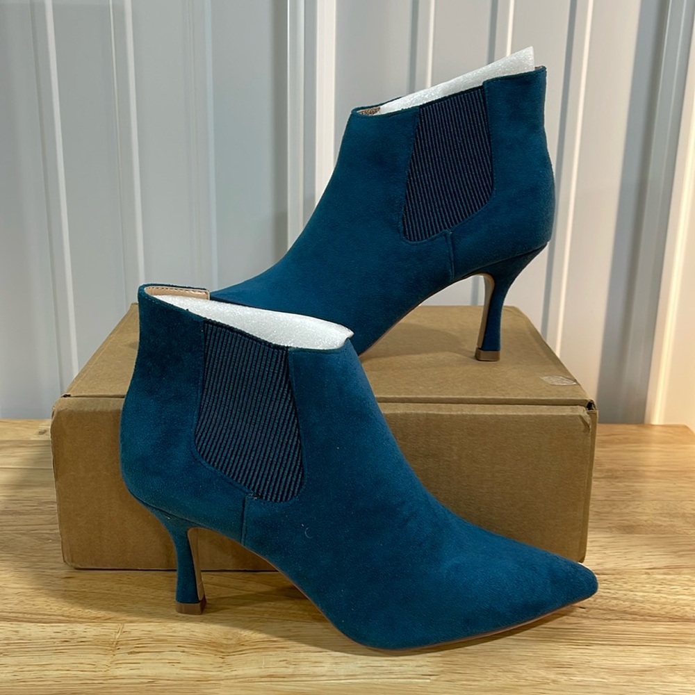 Journee Collection Womens Shoes Size 8.5 Heeled Bootie